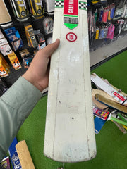 Hard Bat Graynicolls