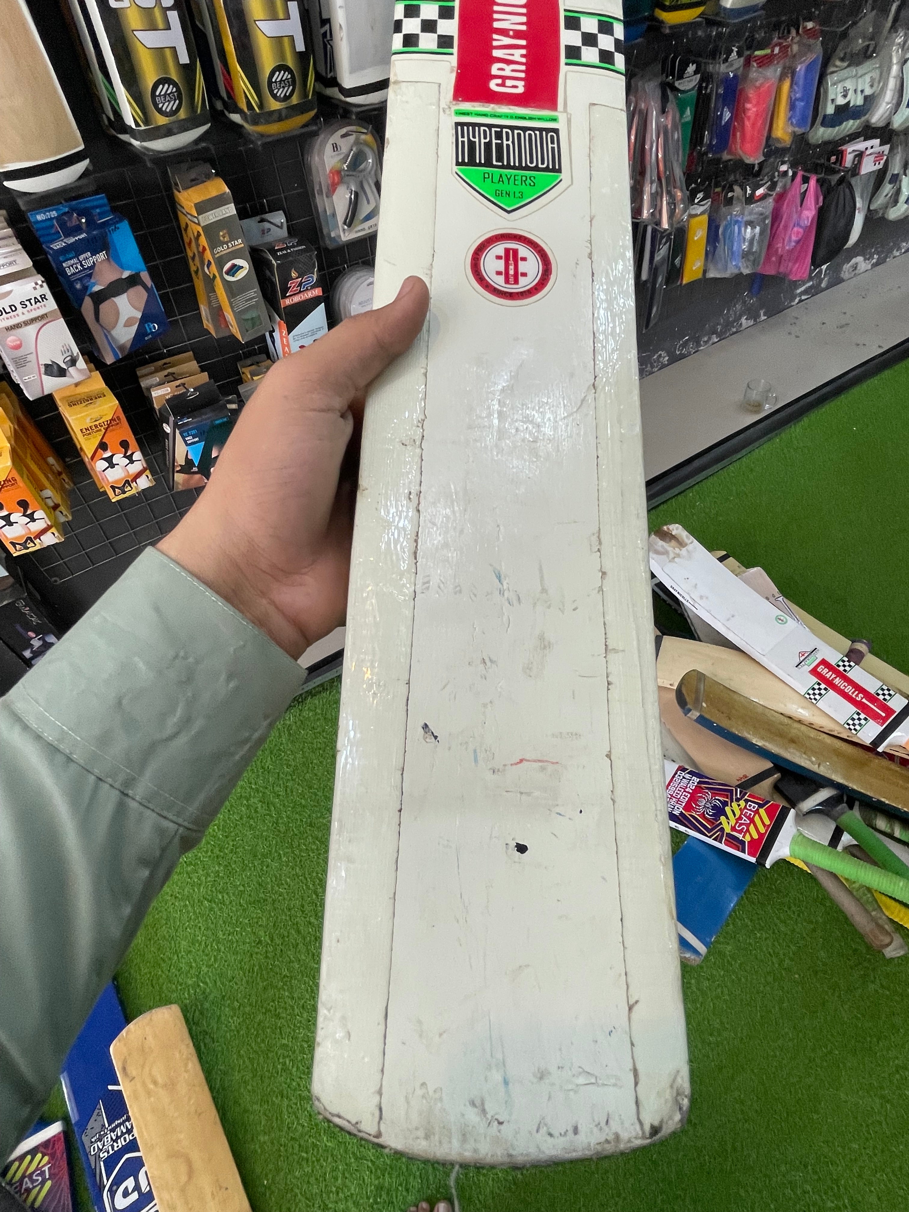 Hard Bat Graynicolls