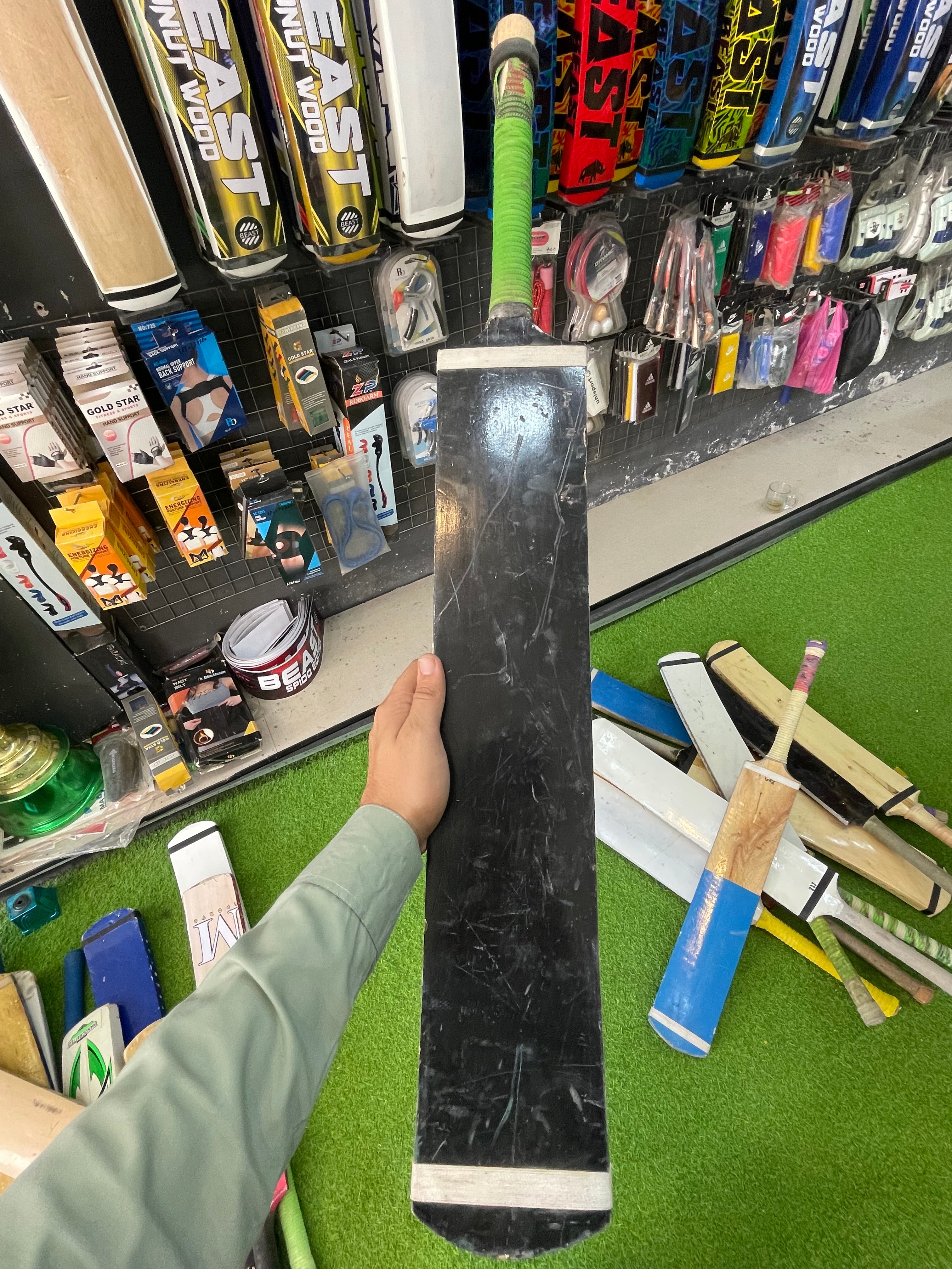 Rawalakot Bat 6 Piece Handle