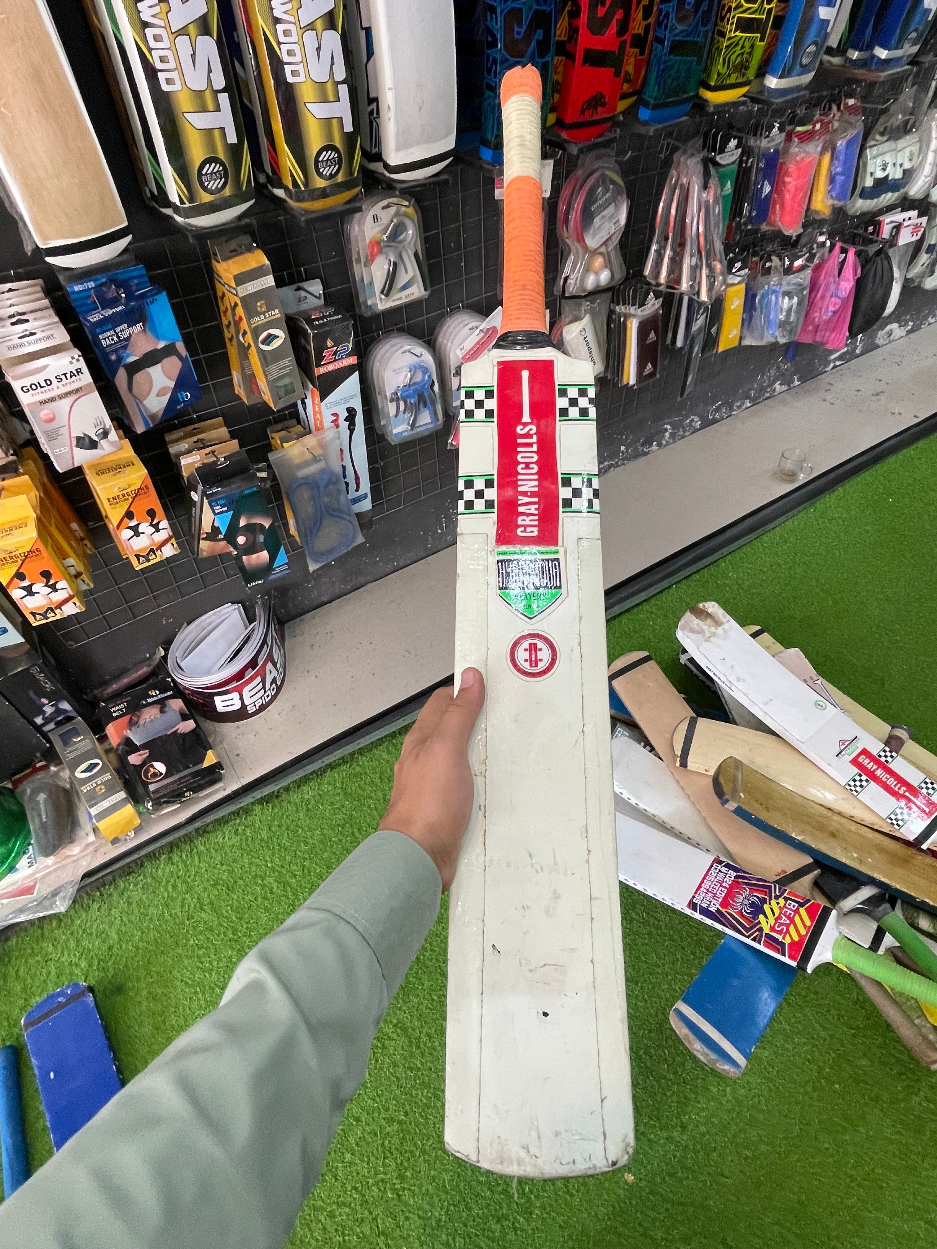 Hard Bat Graynicolls